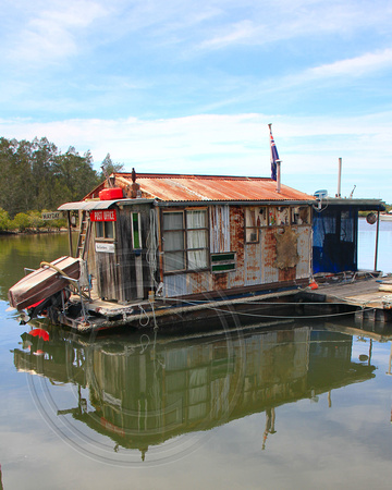 Old Shed Houseboat, Myall River, Tea Gardens,NSW, 17.4.2015