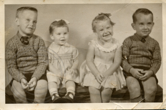 1954,Max and June Wright's kids-Terry 6.2,Robyn 1.4,Sandra 2.6,Ken 4.3 months