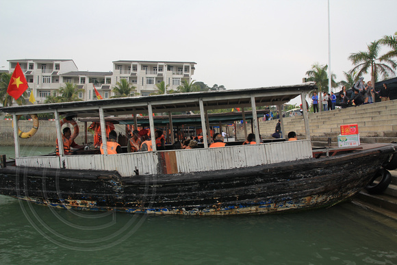 9.1.2014 Halong Bay (14)