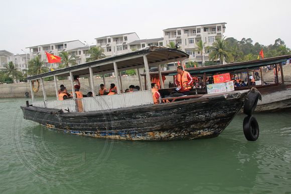 9.1.2014 Halong Bay (15)